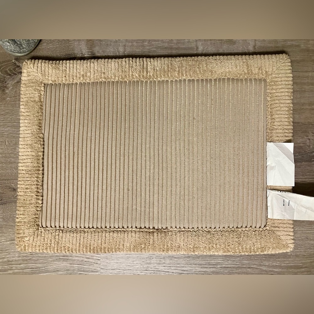 MicroDry Memory Foam Bath Mat – Beige – 17" x 24" - Picture 3 of 5
